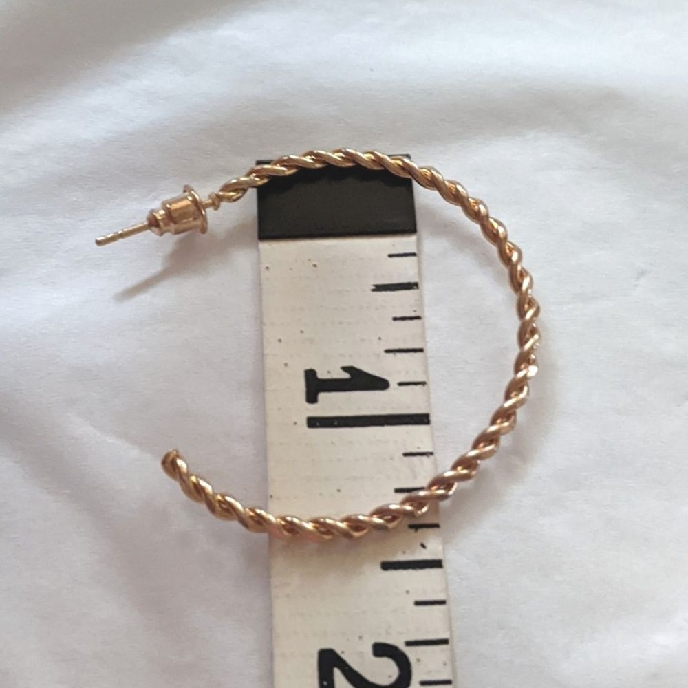 Gold Hoop Earrings Thin Rope 1.5" - Picture 4 of 7